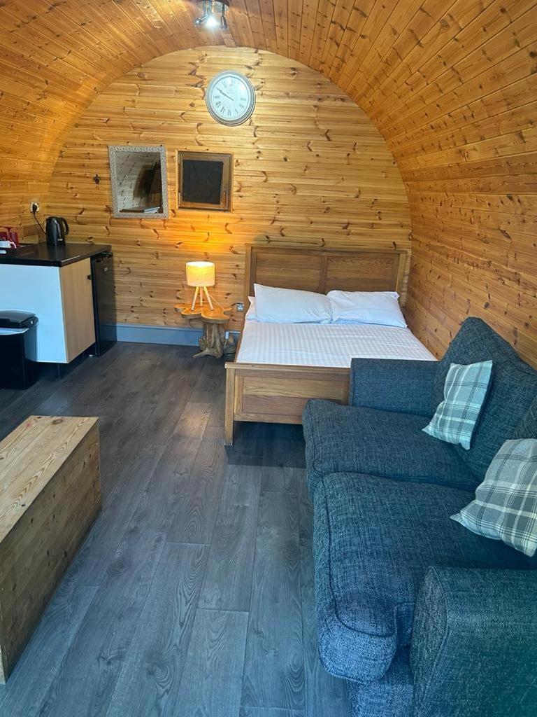 Original Glamping Pod With Hot Tub Frodsham Exterior foto